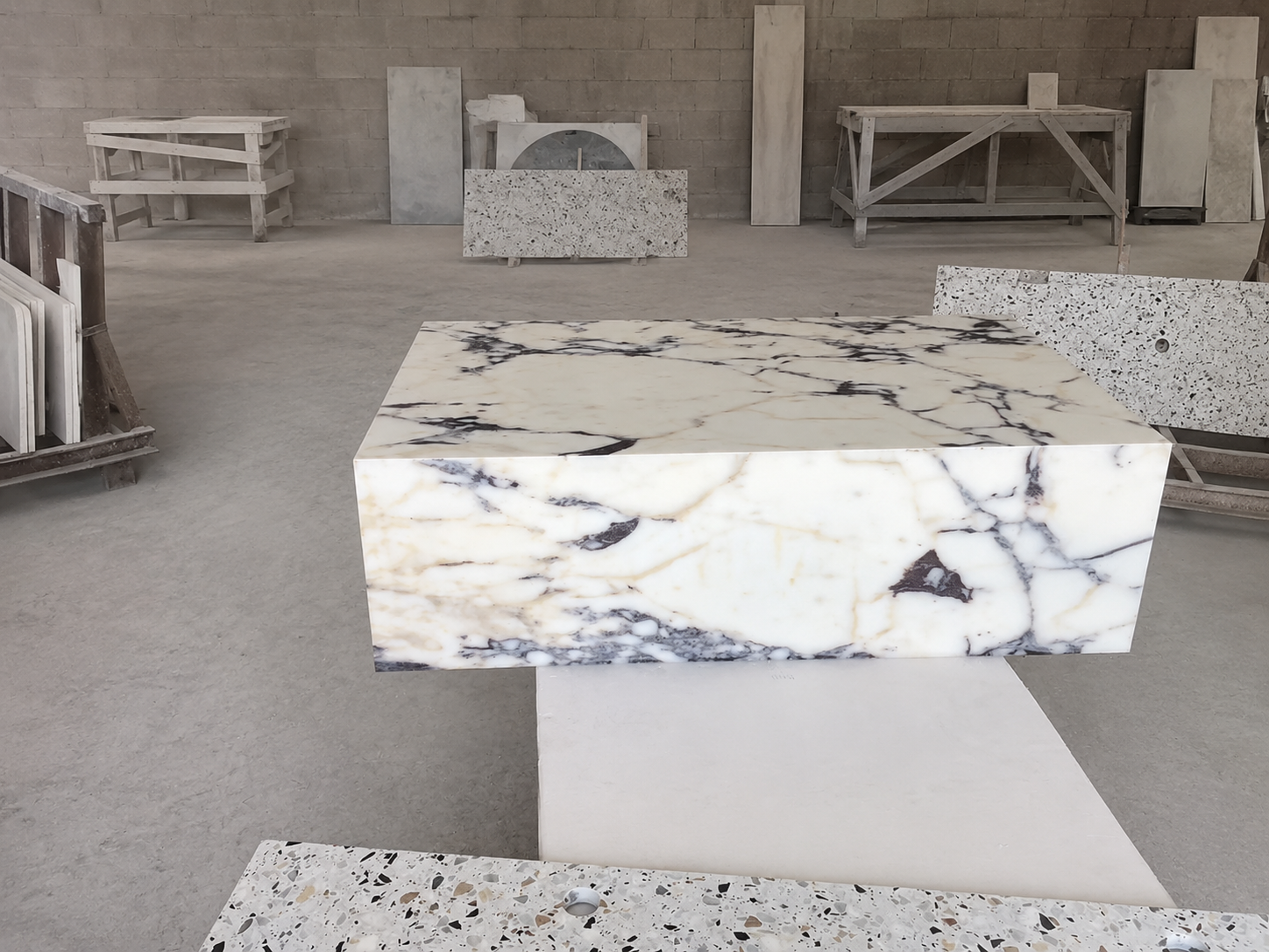 Mesa de centro rectangular con zócalo de mármol ViolaPlinth - Calacatta italiana Viola 
