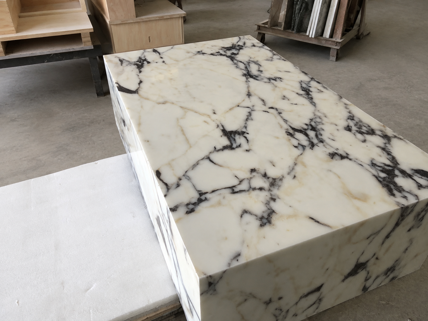 Mesa de centro rectangular con zócalo de mármol ViolaPlinth - Calacatta italiana Viola 