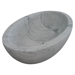 Lysara Carrara White Marble bathtub, studio three-quarter visualization