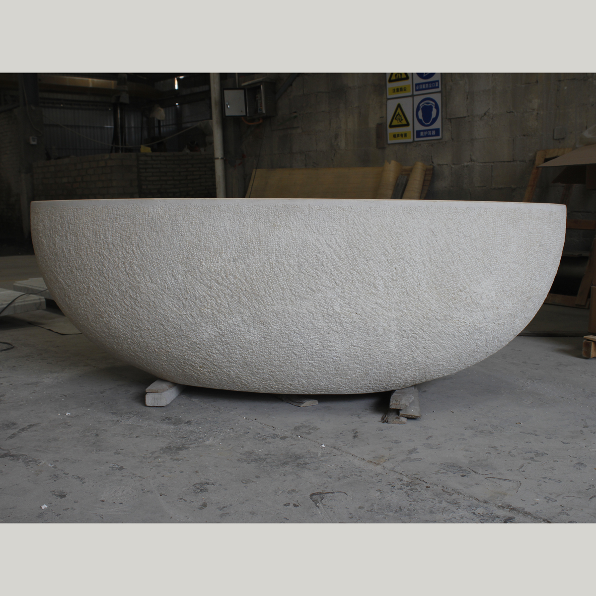 Evania Crema Marfil Extra Marble bathtub, real finished front workshop view