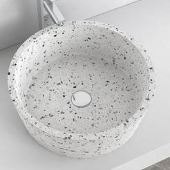 Sauri close view of the terrazzo interior, rim and drain detail
