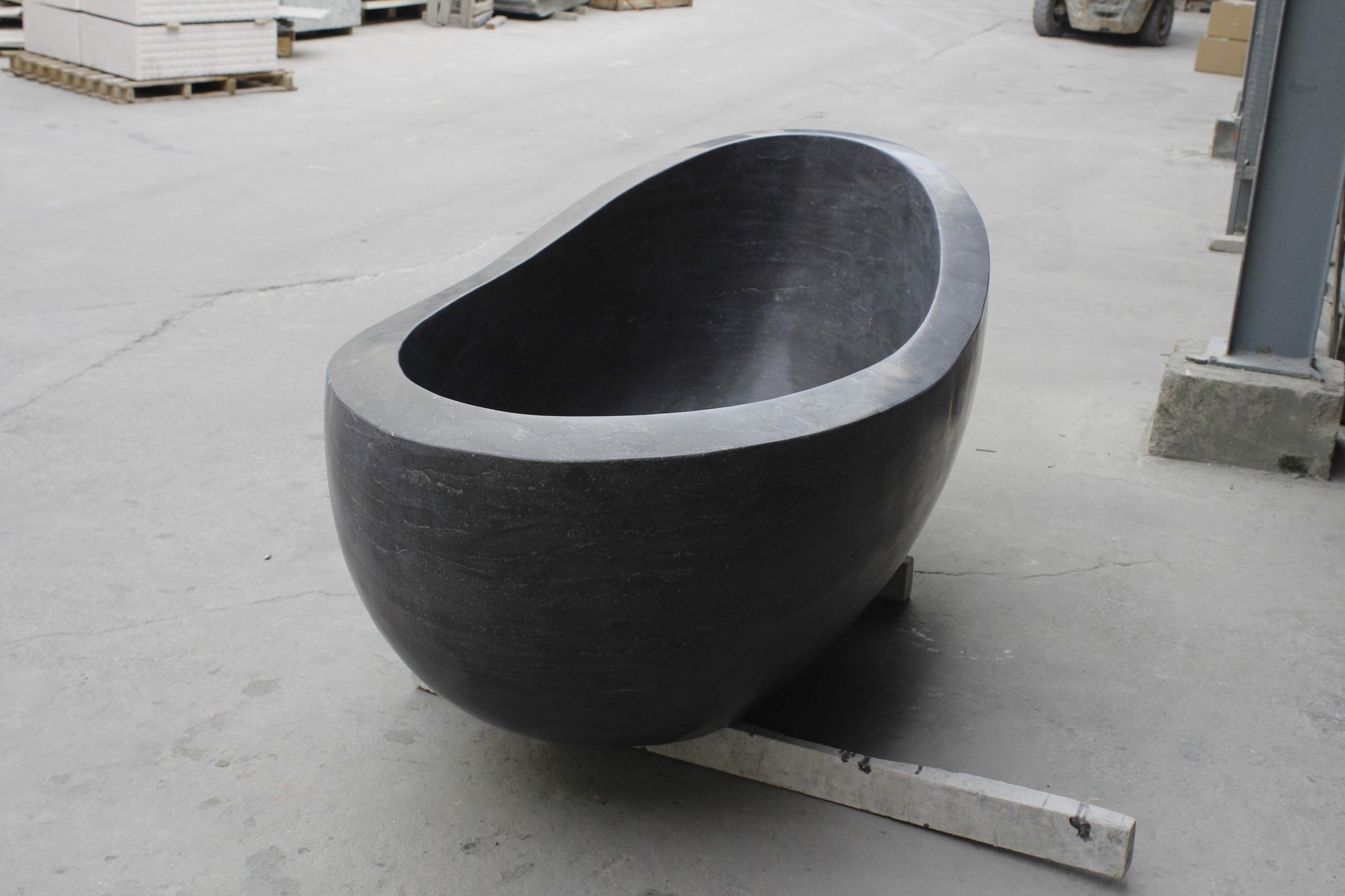 Selene BT-088A Blue-Gray Granite bathtub, actual main workshop angle